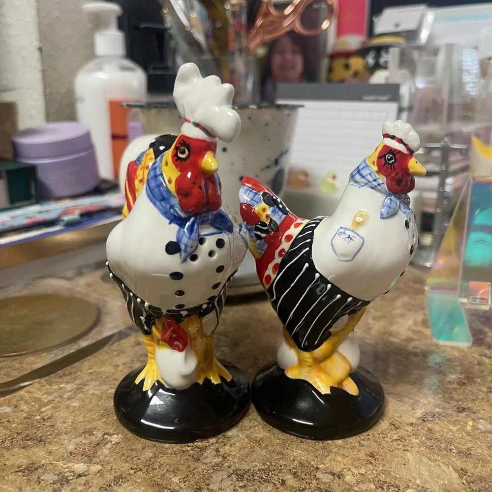 Sharon Neuhaus Baking & Eggs Rooster & Hen Chicken Salt & Pepper Shakers